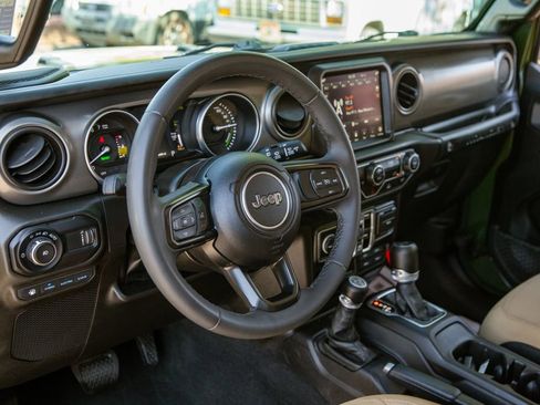 Used 2023 Jeep Wrangler Unlimited AWD/4WD image 10