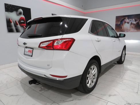 Used 2020 Chevrolet Equinox LT w/ Driver Convenience Package image 3