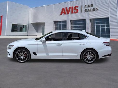 Used 2025 Genesis G70 2.5T RWD image 10