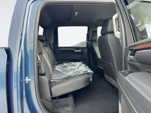 New 2026 GMC Sierra 3500 Denali AWD/4WD image 32