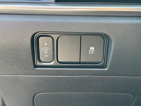 New 2025 Kia Sorento LX image 15