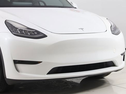 Used 2023 Tesla Model Y Long Range image 39