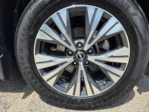 Used 2023 Nissan Rogue SV AWD/4WD image 7