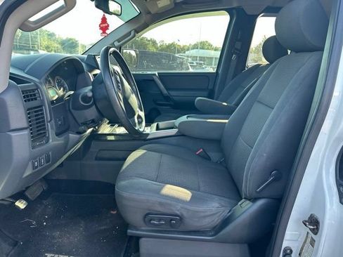 Used 2014 Nissan Titan SV w/ SV Value Truck Package AWD/4WD image 11