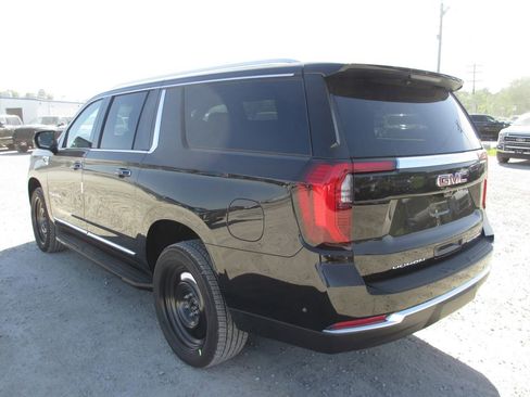 New 2026 GMC Yukon XL Elevation w/ Elevation Premium Package AWD/4WD image 6