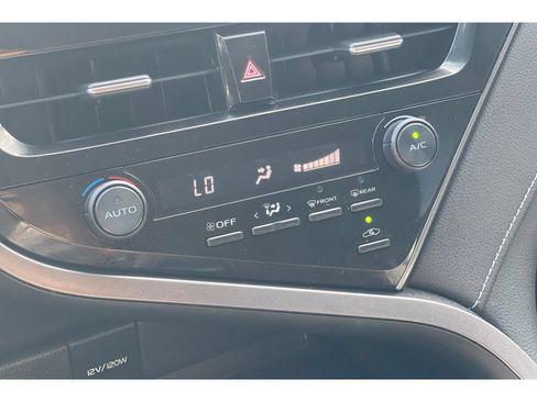 Used 2021 Toyota Camry SE FWD image 27