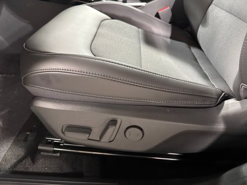 New 2026 Kia Niro Wind w/ Wind Preserve Package FWD image 12