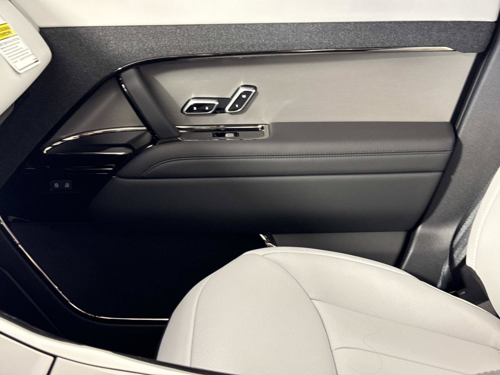 New 2026 Land Rover Range Rover Sport Dynamic SE AWD/4WD image 23