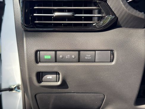 New 2025 Nissan Sentra SR image 22