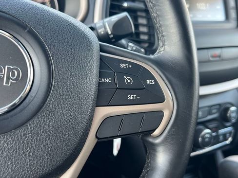 Used 2015 Jeep Cherokee Latitude image 27