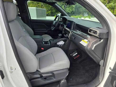 Certified 2025 Toyota Tacoma SR5 AWD/4WD image 11