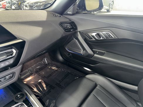 Used 2022 BMW Z4 M40i w/ Premium Package image 25