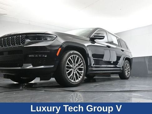 Used 2023 Jeep Grand Cherokee L Summit AWD/4WD image 30
