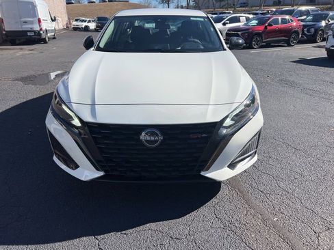 Used 2025 Nissan Altima 2.5 SR image 14