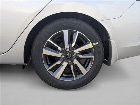 New 2025 Nissan Versa SV image 9