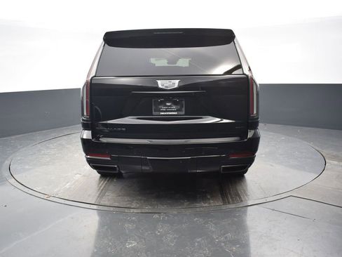 Certified 2025 Cadillac Escalade ESV Sport Platinum image 5