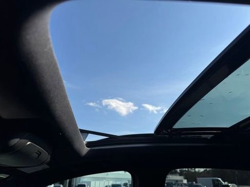 Used 2022 Chevrolet Equinox RS w/ RS Leather Package image 26