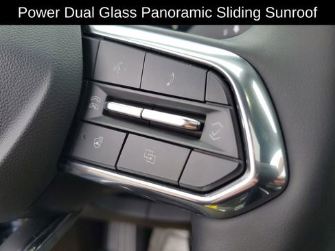 Used 2025 Chevrolet Equinox LT w/ Convenience Package II image 13