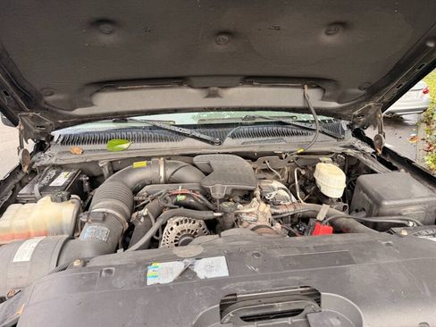 Used 2006 Chevrolet Silverado 3500 LT w/ Heavy-Duty Power Package image 8