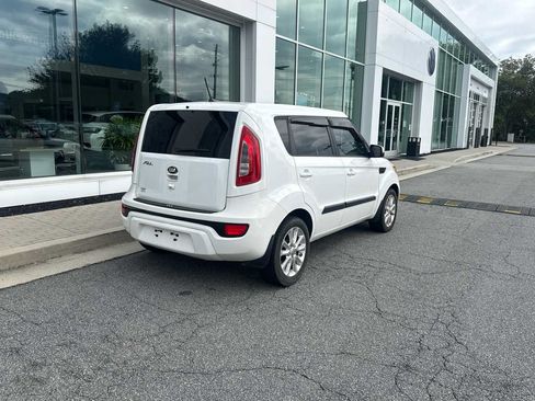 Used 2013 Kia Soul ! w/ Premium Pkg FWD image 12