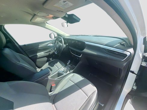 Used 2024 Buick Encore GX Preferred FWD image 32