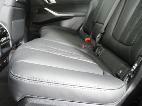 Used 2027 BMW X7 xDrive40i w/ M Sport Package AWD/4WD image 14