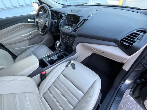 Used 2019 Ford Escape SEL image 23