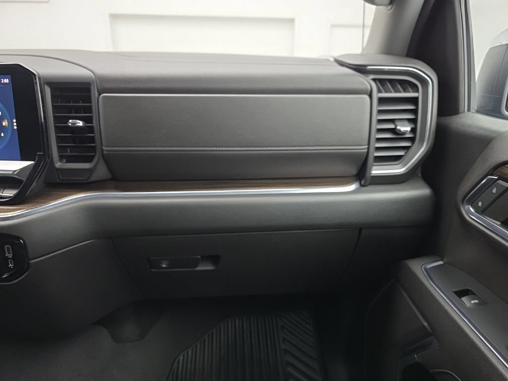 Used 2023 Chevrolet Silverado 1500 LT AWD/4WD image 40