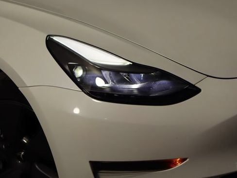 Used 2023 Tesla Model 3 Standard Range RWD image 31