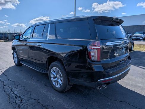 Used 2023 Chevrolet Suburban Premier image 5