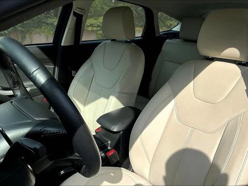 Used 2018 Ford Focus Titanium FWD image 21