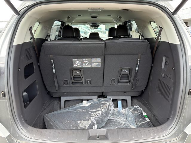 New 2026 Kia Carnival EX FWD image 24