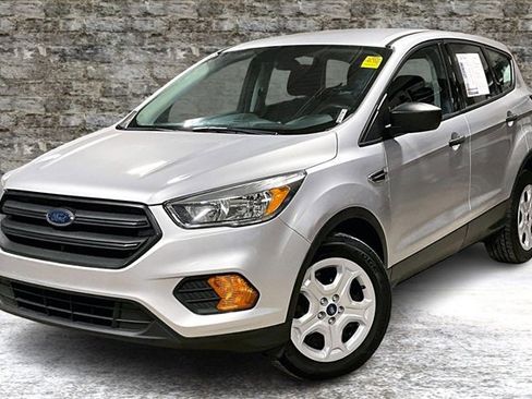 Used 2017 Ford Escape S image 3
