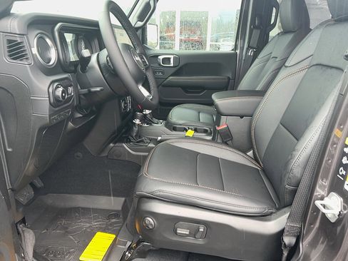 New 2026 Jeep Wrangler Unlimited Sahara AWD/4WD image 18