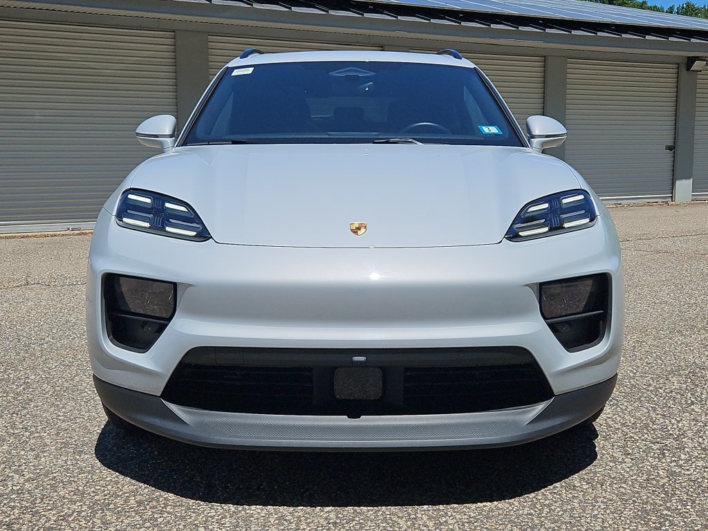Certified 2025 Porsche Macan 4 Electric AWD/4WD image 10