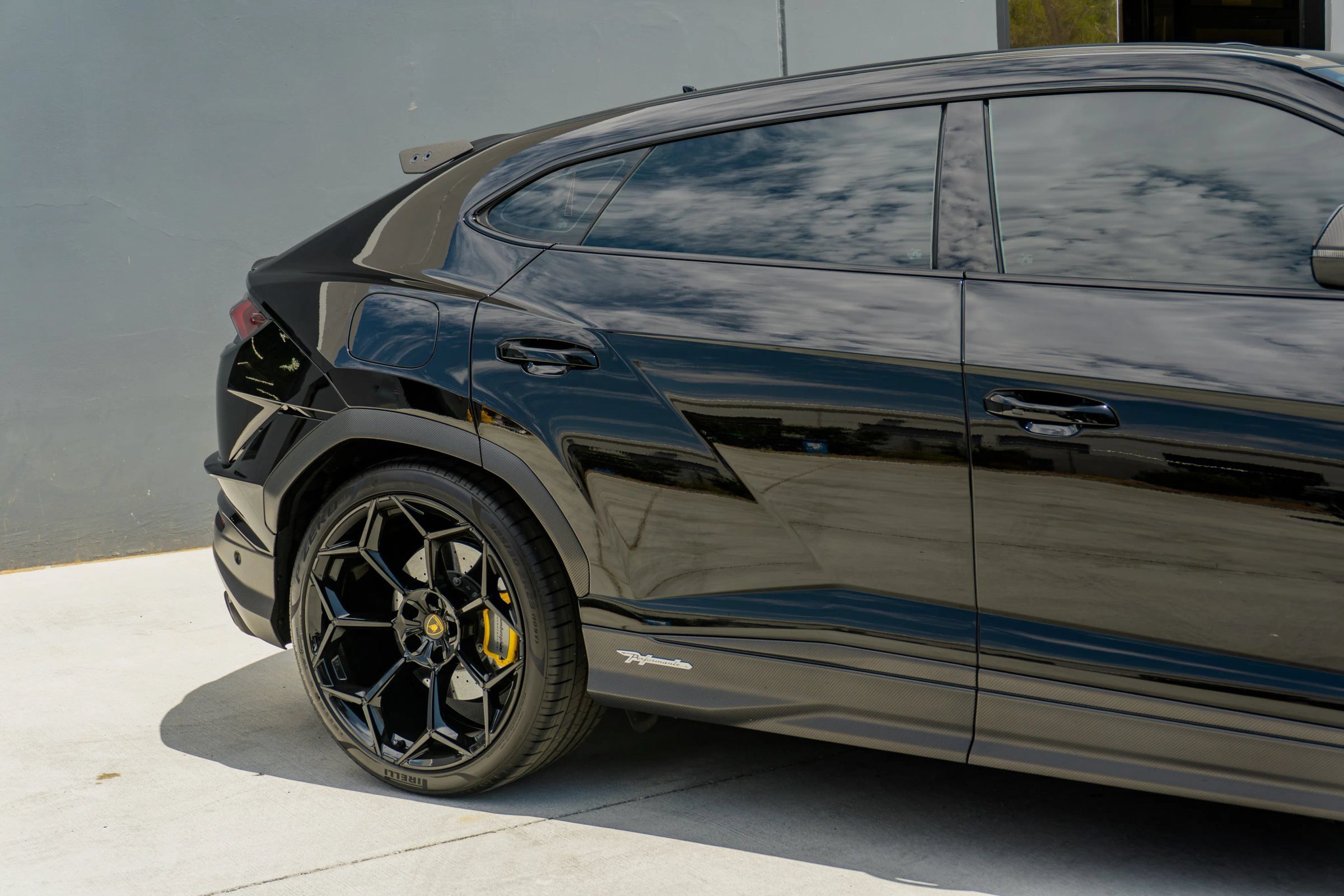 Used 2024 Lamborghini Urus Performante AWD/4WD image 34