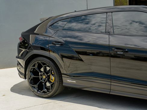 Used 2024 Lamborghini Urus Performante AWD/4WD image 34