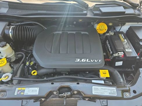 Used 2018 Dodge Grand Caravan SXT FWD image 46