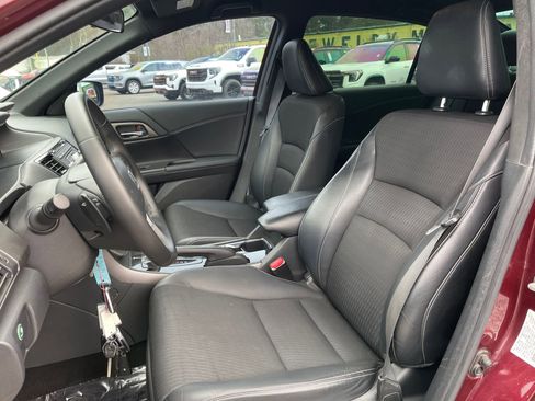 Used 2016 Honda Accord Sport image 12