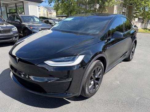 Used 2023 Tesla Model X AWD/4WD image 21