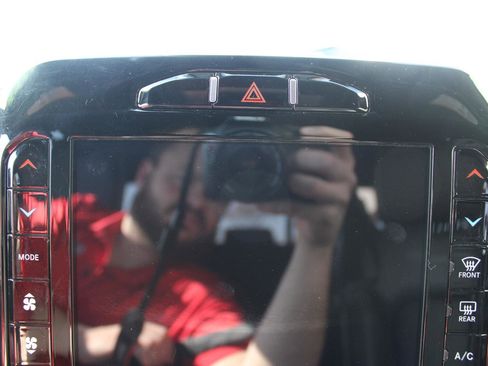 Used 2023 RAM 1500 Laramie image 21