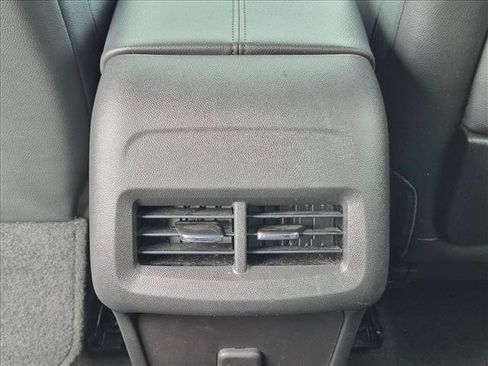 Used 2023 GMC Terrain SLT AWD/4WD image 17