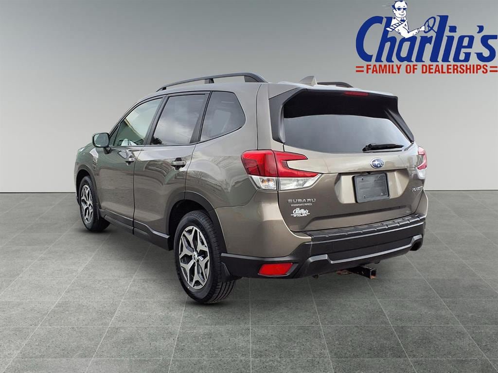 Used 2019 Subaru Forester Premium AWD/4WD image 5