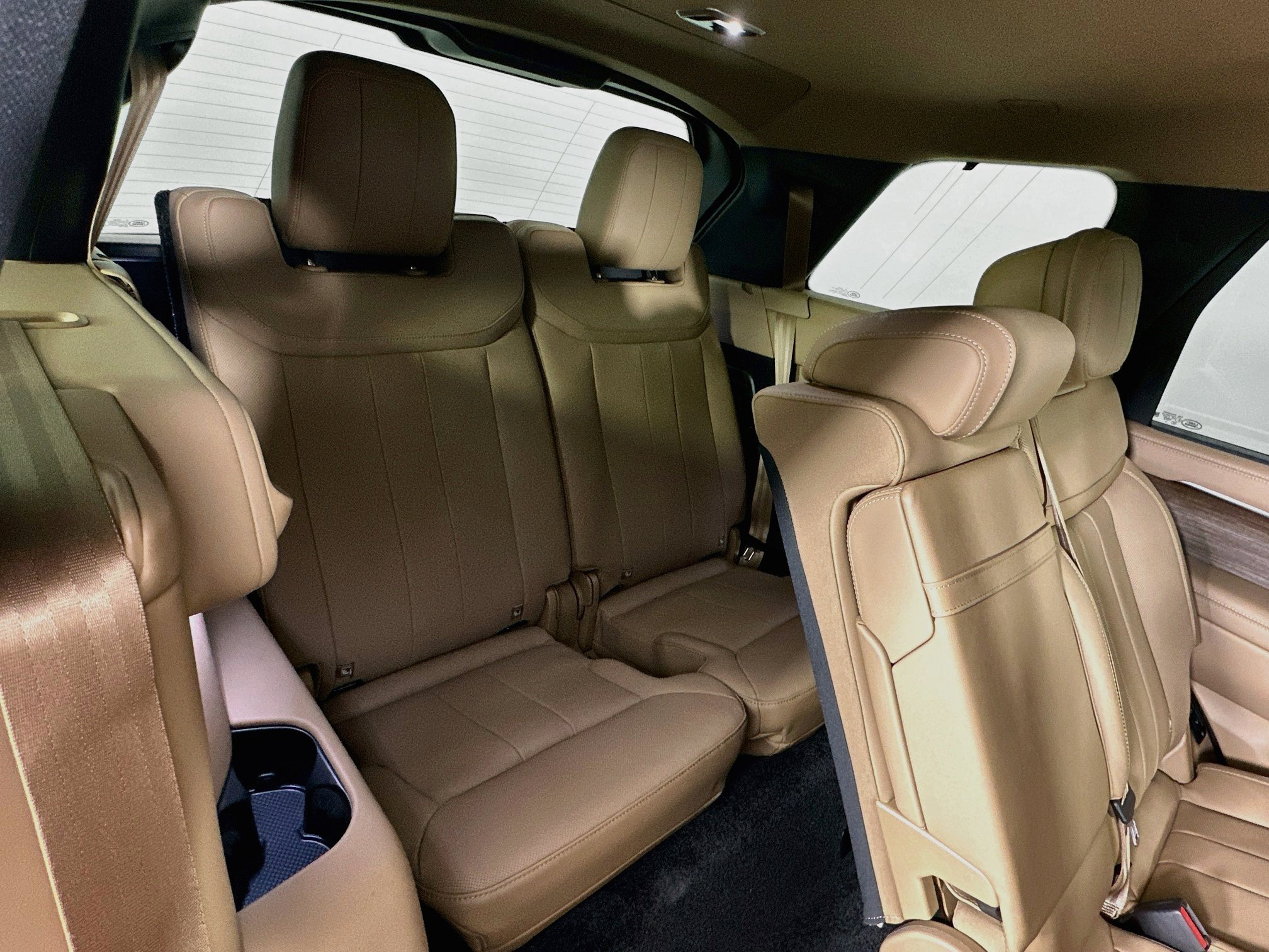 New 2027 Land Rover Range Rover Long Wheelbase SE AWD/4WD image 24