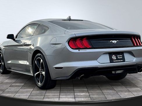 Used 2022 Ford Mustang Coupe RWD image 5