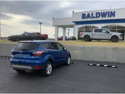 Used 2017 Ford Escape SE image 7