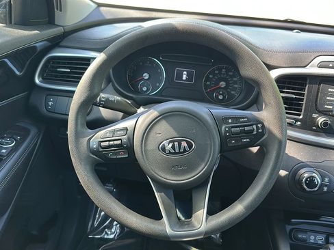 Used 2016 Kia Sorento LX image 29