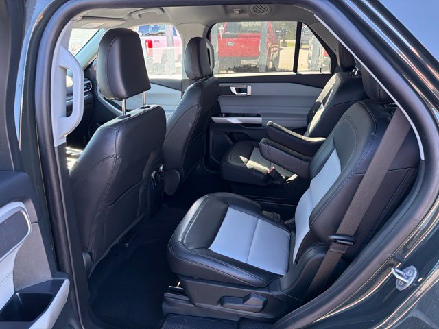 Used 2024 Ford Explorer XLT w/ Equipment Group 202A AWD/4WD image 11