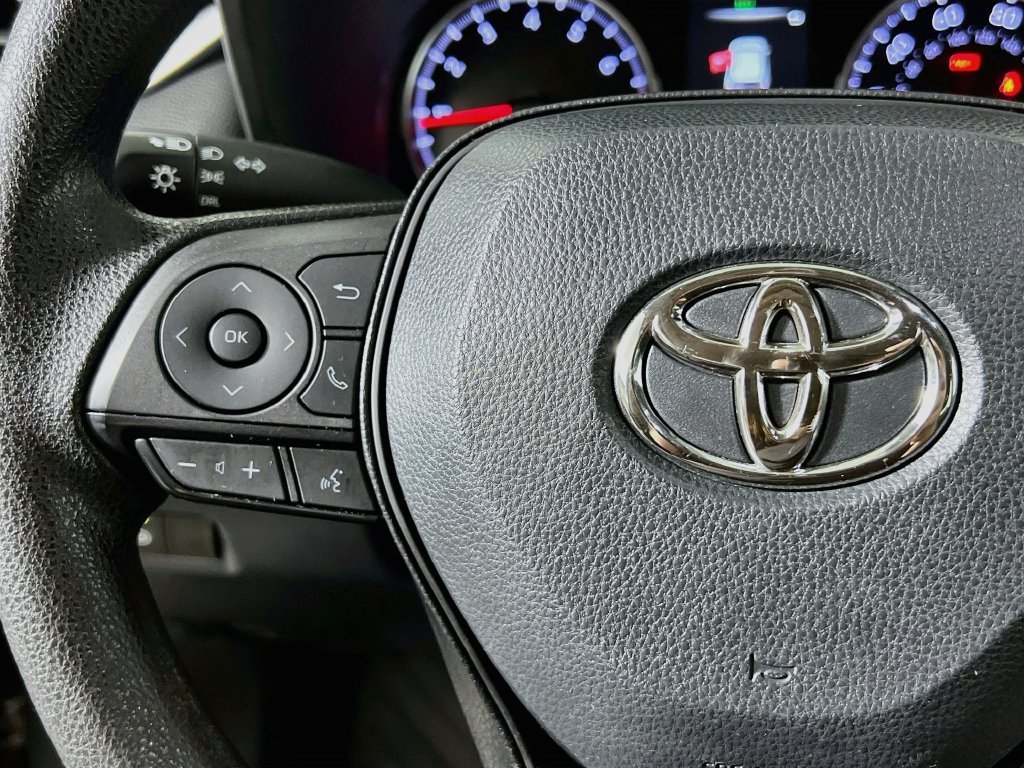 Used 2022 Toyota RAV4 LE FWD image 16