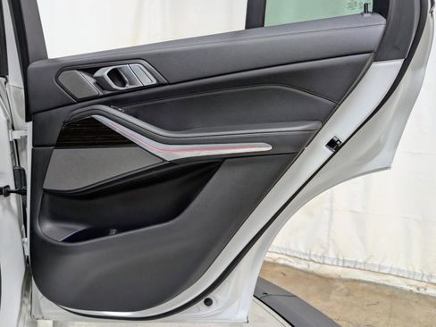 Used 2021 BMW X5 xDrive40i w/ M Sport Package image 25